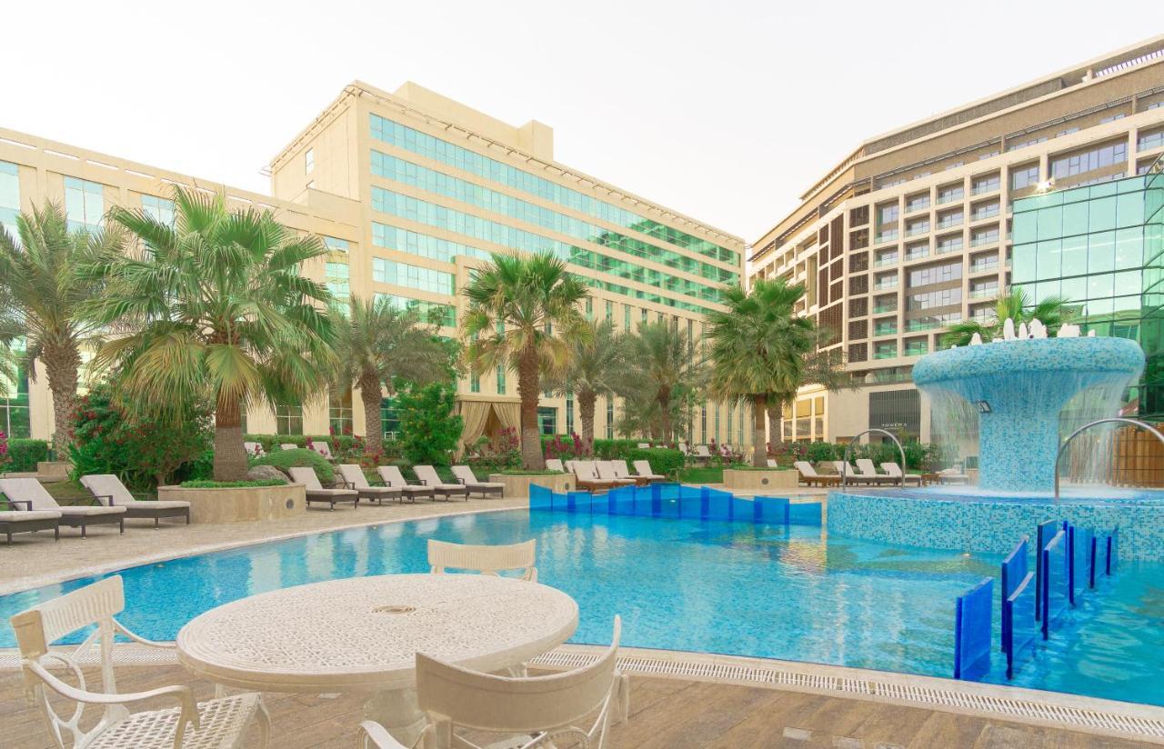 Pool View King Room complimentary shuttle to DXB Airport Terminal 1 & 3,1006796005:JPEG