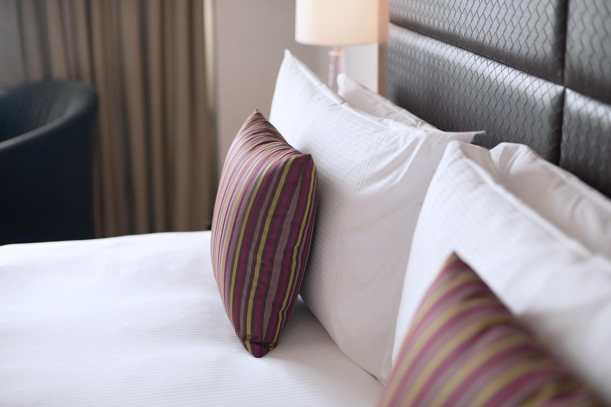 Standaard Kamer met Kingsize Bed en Uitzicht op het Water