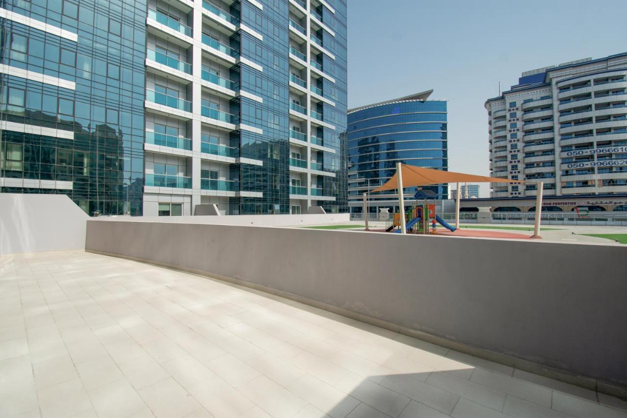 Elite Three-Bedroom Apartment With Terrace - Inclusive of complimentary shuttle bus to Deira City Centre & Dubai Festival City Mall