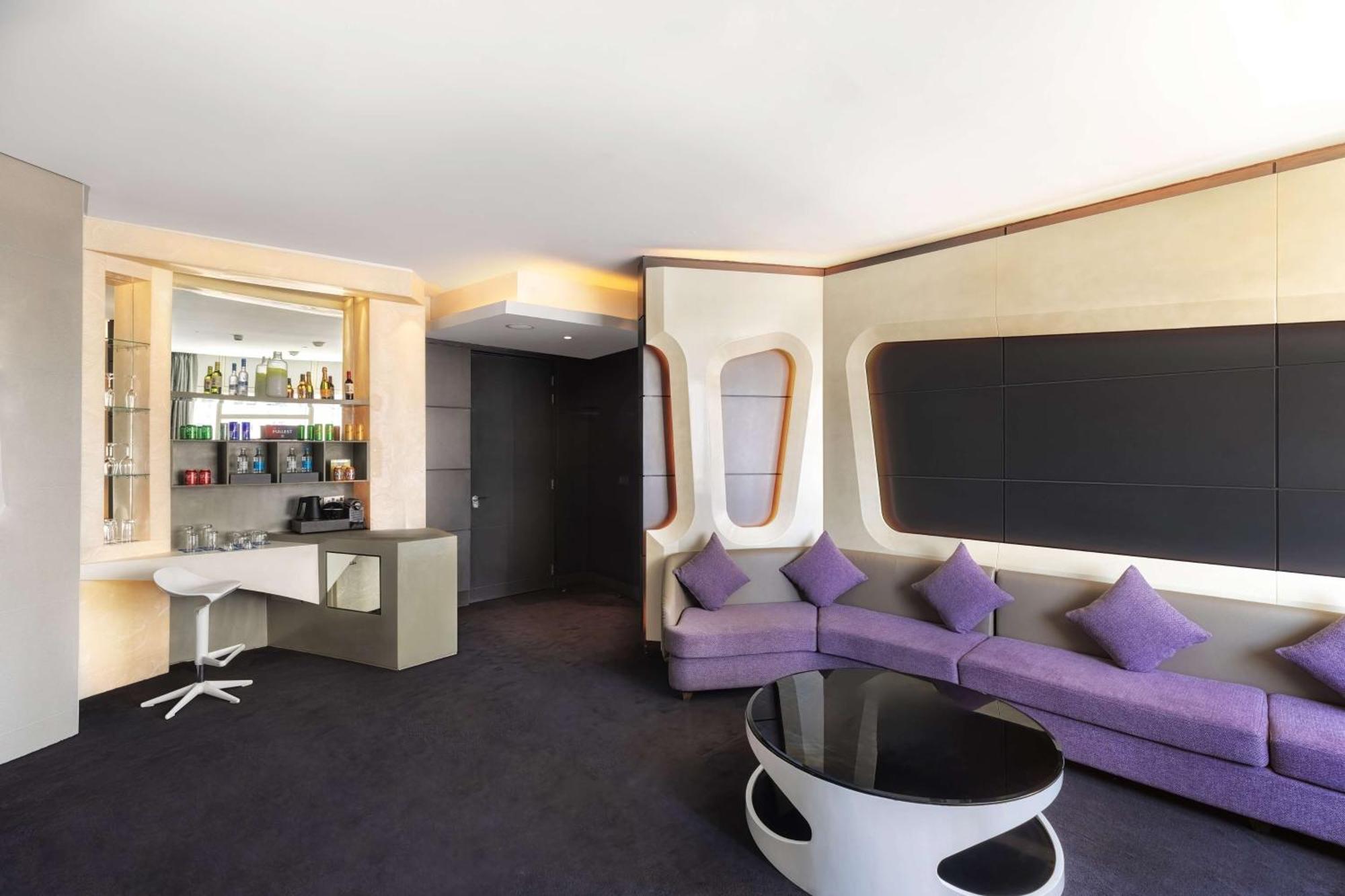 Suite V com Cama Redonda