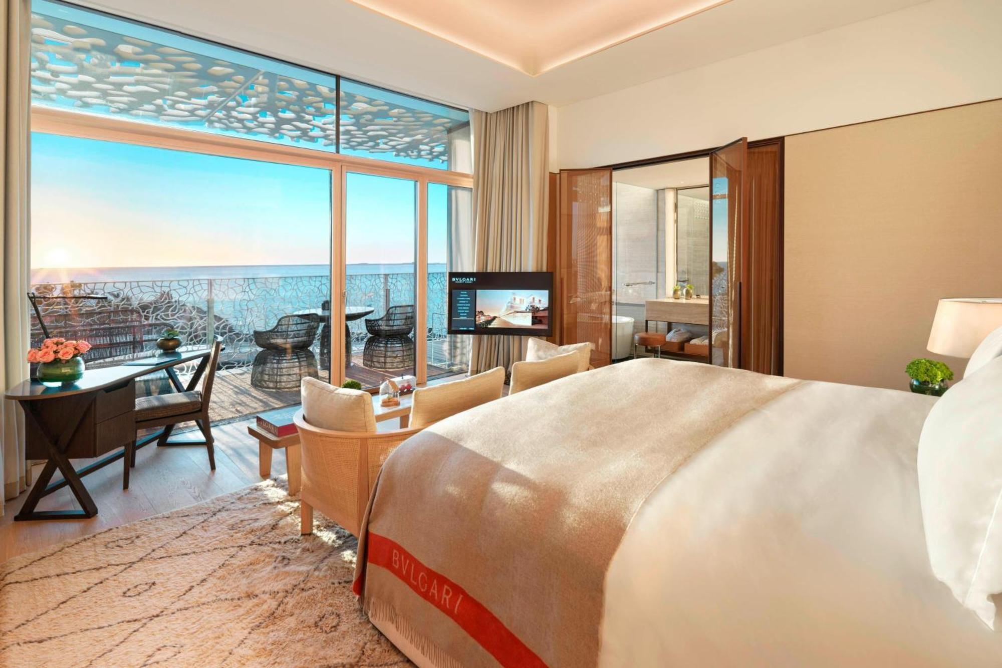 Quarto King Deluxe com Cama King-size, Vista Praia e Varanda