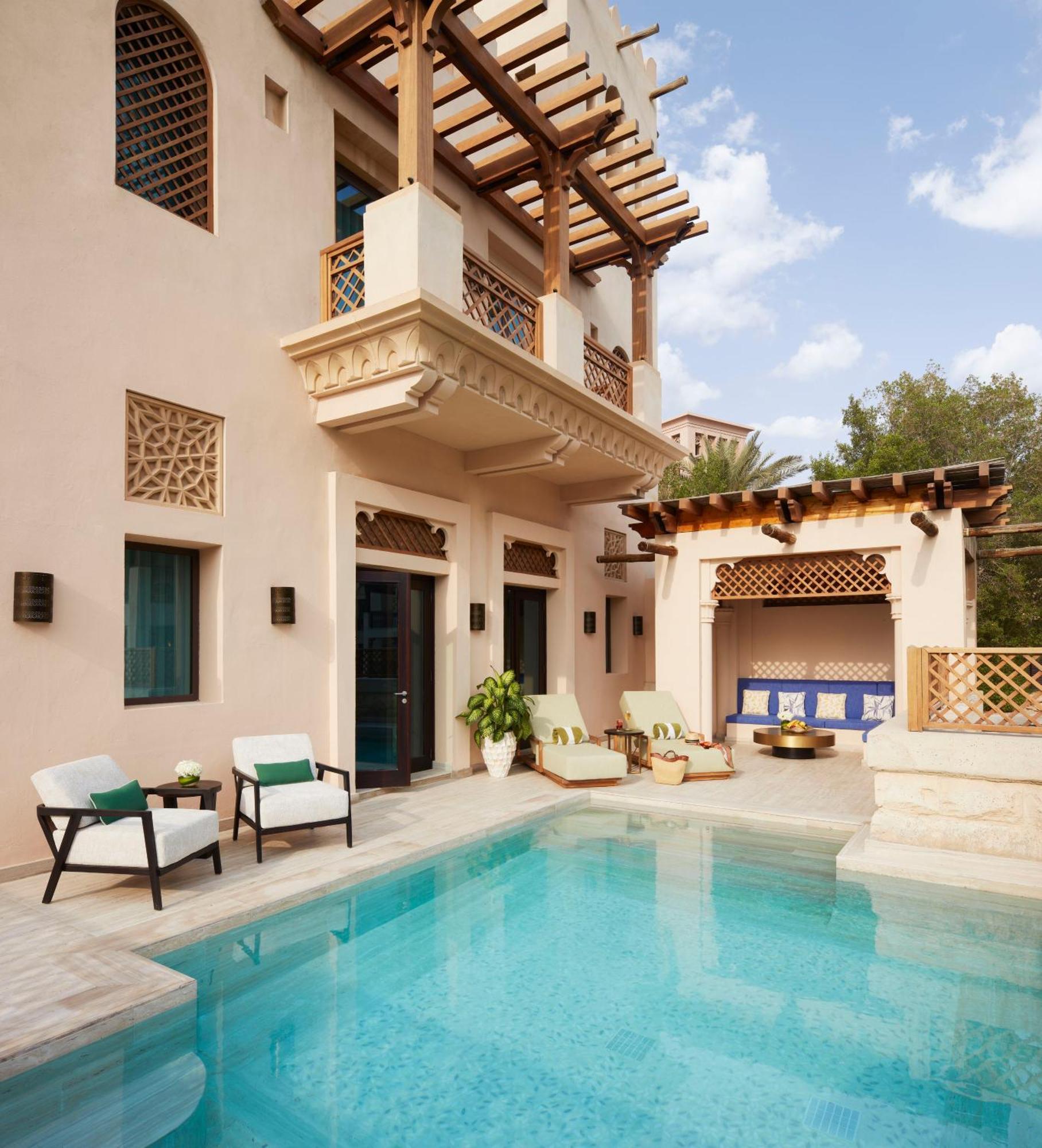 Royal Malakiya Villa - Complimentary Aperitifs, Private Pool, Private Butler, Airport Transfer