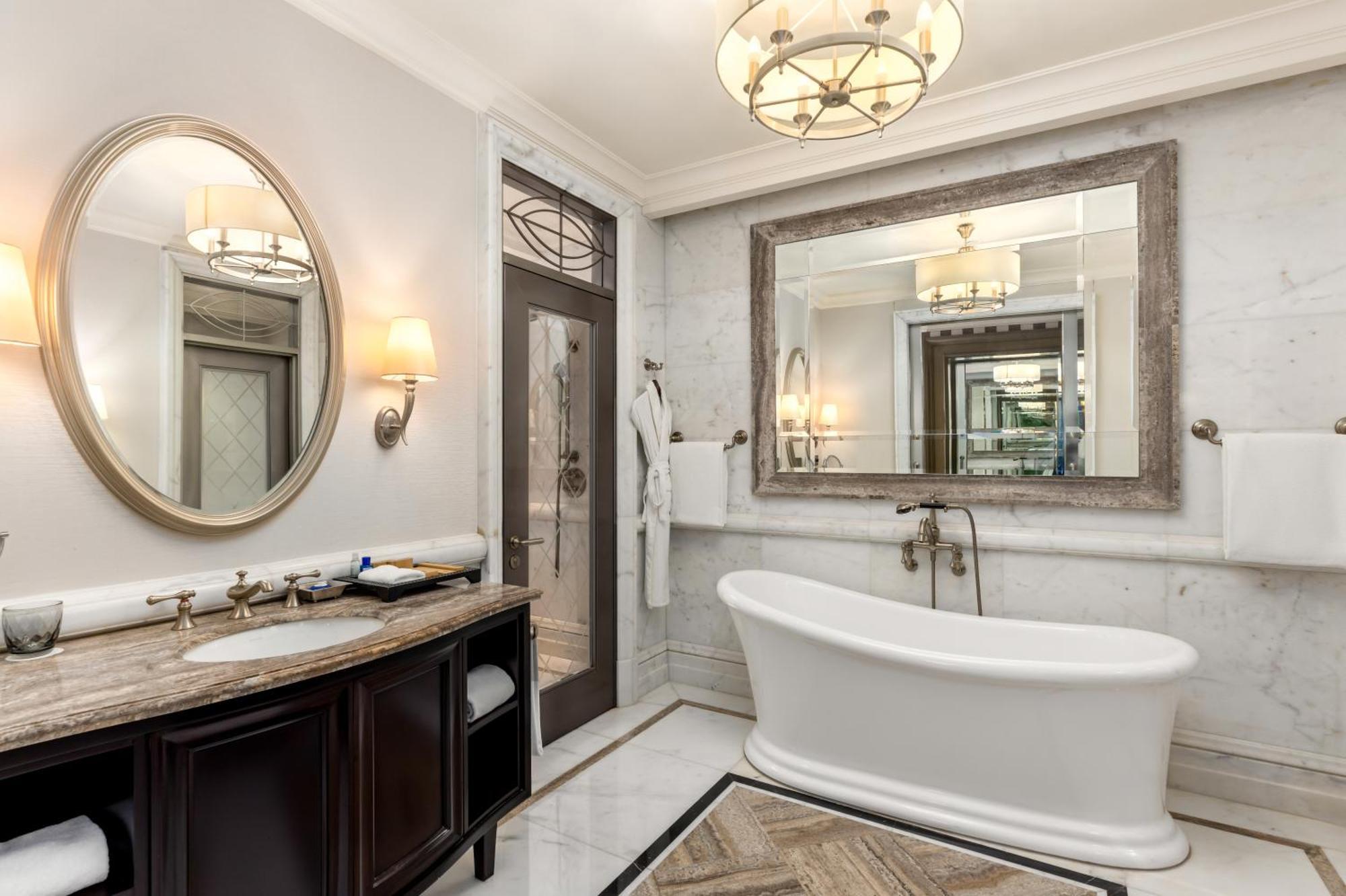 Grand Deluxe King Room