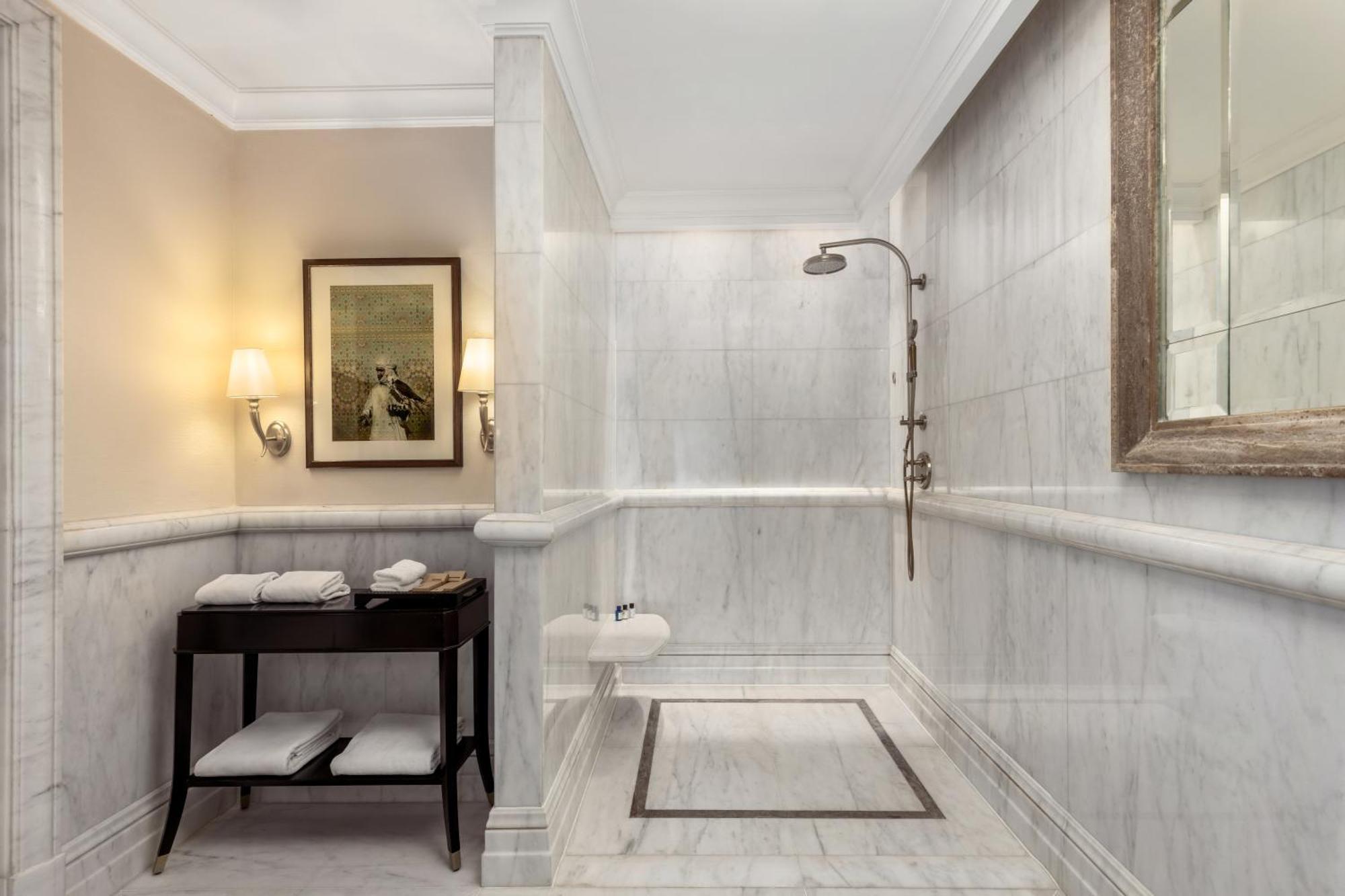 Deluxe King Room Mobility Accessible