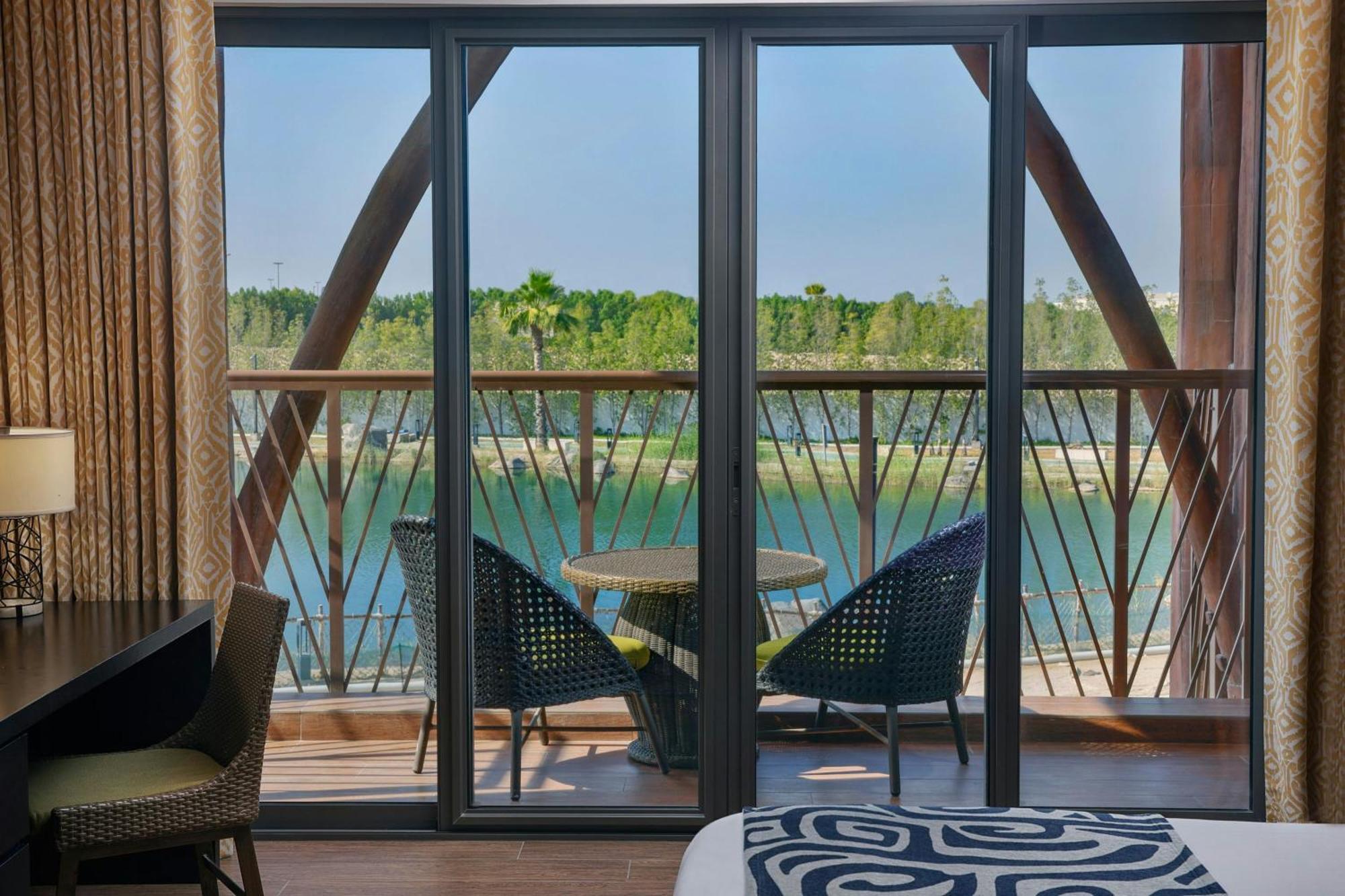 Room Theme Park Access 1 King River view Complimentary Beach Access to Sheraton JBR Shuttle to MOE & Dubai Mall