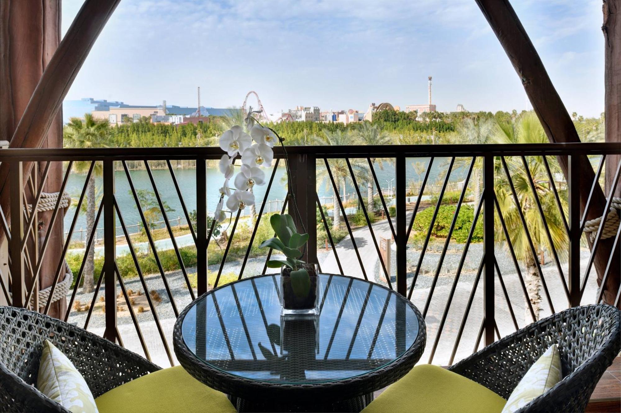 Room Theme Park Access 1 King River view Complimentary Beach Access to Sheraton JBR Shuttle to MOE & Dubai Mall