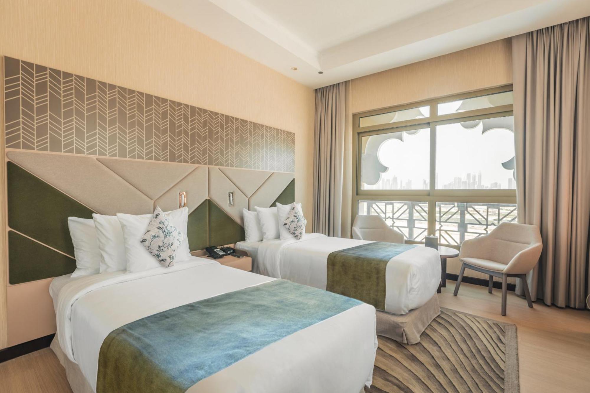 Superior Family Connected, 20% F&B ,Salon, with Complimentary Shuttle to Dubai Mall & La Mer Beach