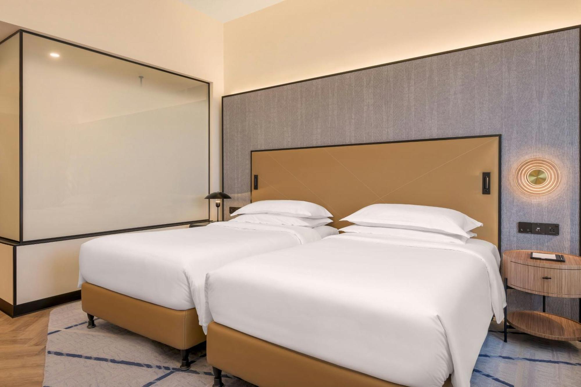Grand Deluxe Twin Room, Skyline View