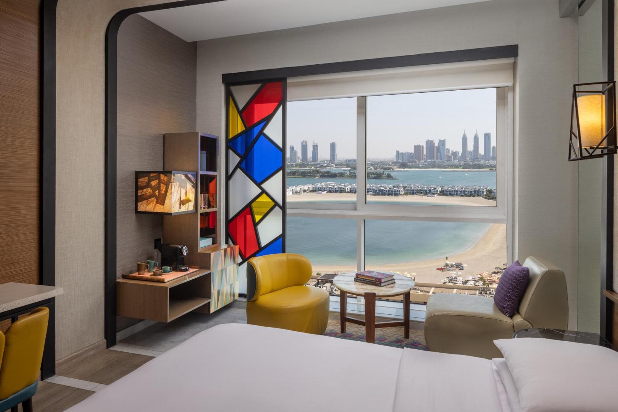 Suite met Kingsize Bed en Uitzicht op Zee