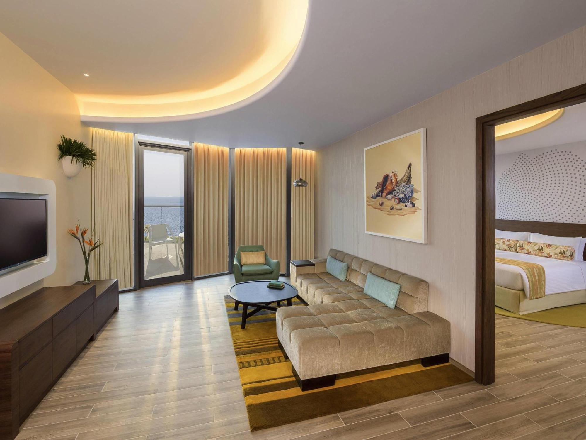 Deluxe One-Bedroom Suite Balcony Partial Sea View Club Lounge Access