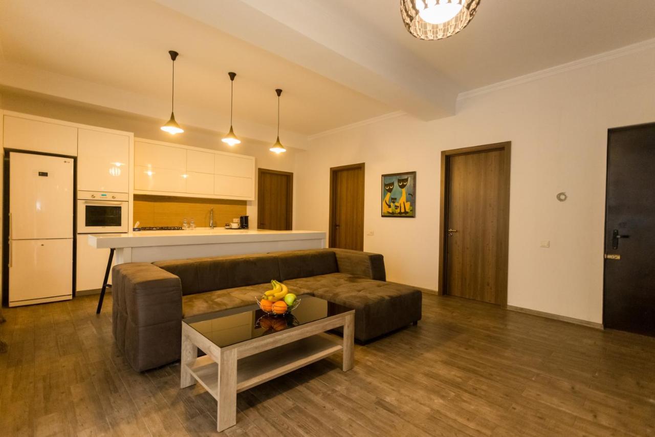 Habitat Twin • Outlet Mall Shuttle • Dining • Ideal Getaway