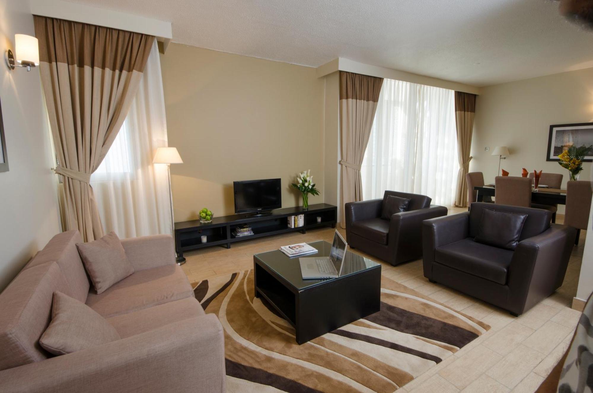 Deluxe Two-Bedroom Apartment