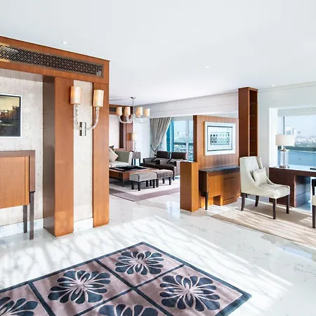 Sheraton Dubai Creek Hotel & Towers-3