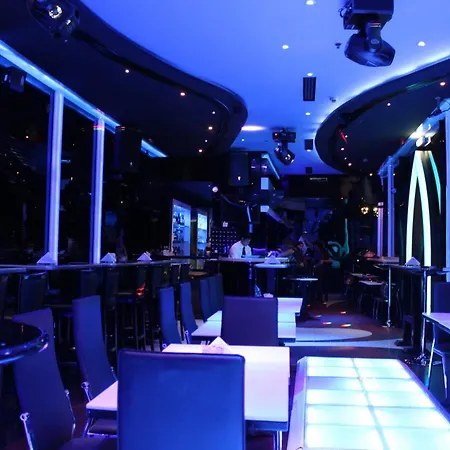 Broadway Hotel-2