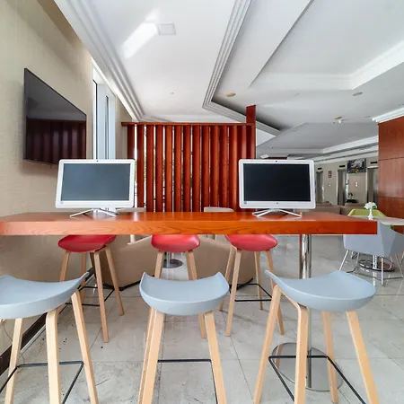 Star Metro Deira Hotel Apartments-3