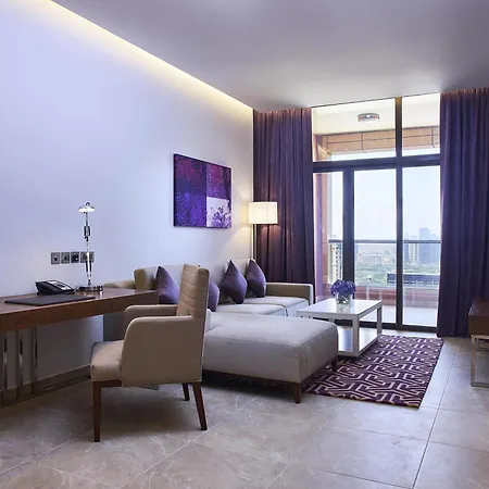 Mercure Dubai Barsha Heights Hotel Suites And Apartments-3