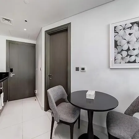 Damac Maison Prive Deluxe Studio With Water Canal View-3