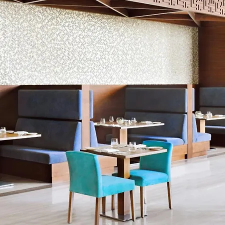 Holiday Inn Dubai Al-Maktoum Airport By Ihg-2